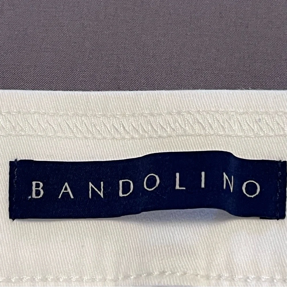 Bandolino Women’s White Pull-On Skimmer Pants - Picture 3 of 11